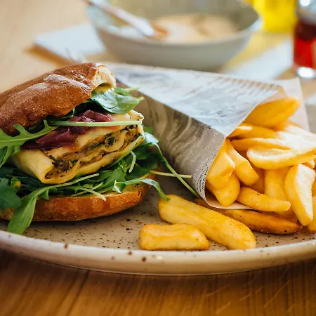 Ξενοδοχείο Vienna House Easy By Wyndham 4*