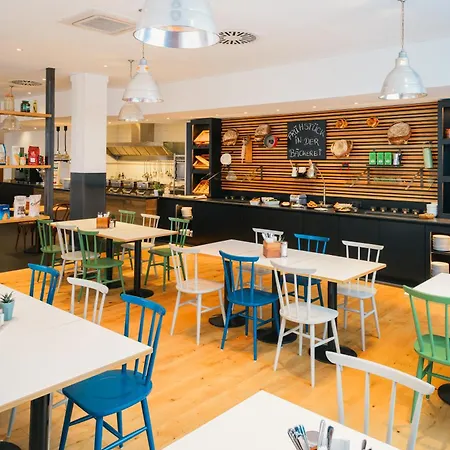 Vienna House Easy By Wyndham 酒店