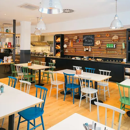 Vienna House Easy By Wyndham Hotel